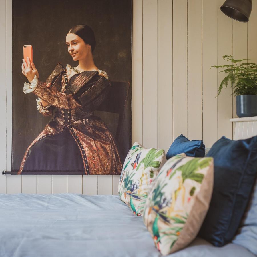 Hidden Wood Glamping And The Hideaway Cabin Вормінстер Екстер'єр фото