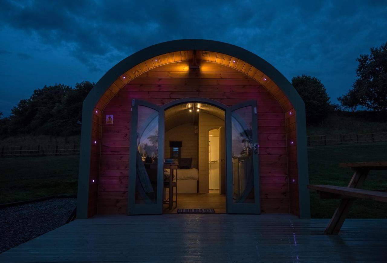 Hidden Wood Glamping And The Hideaway Cabin Вормінстер Екстер'єр фото