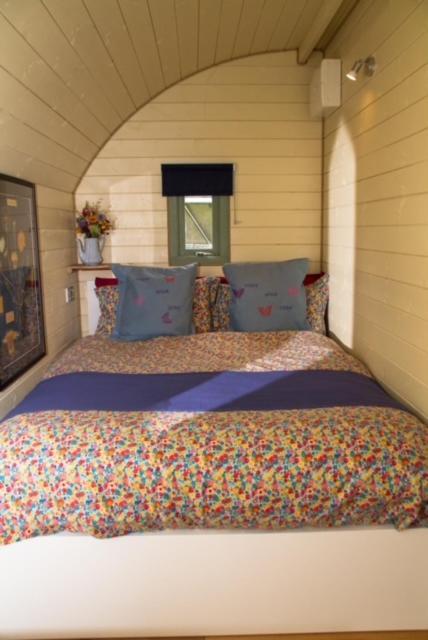 Hidden Wood Glamping And The Hideaway Cabin Вормінстер Екстер'єр фото
